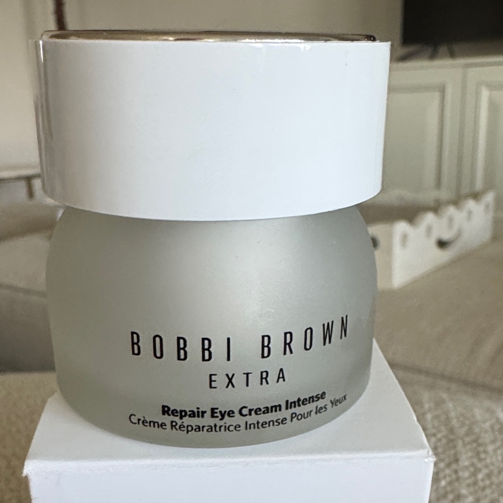 Bobbi Brown Extra Repair Eye Cream with Silver Lid - Picture 3 of 6